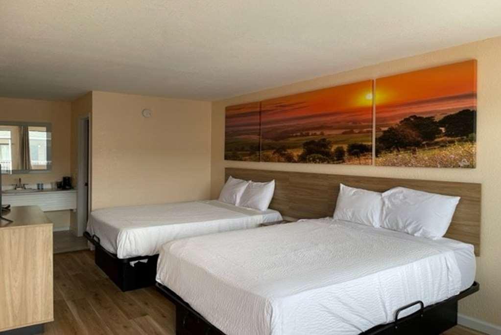 Days Inn By Wyndham Branson Near Theatre District-57641 Chambre photo